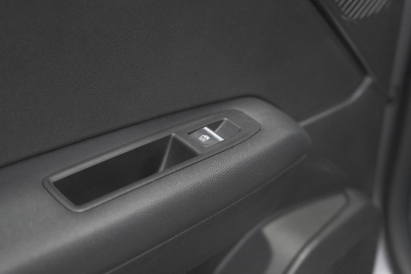 Renault Captur Mild Hybrid 160 EDC Techno | Pack Winter | Camera | Adaptieve Cruise Control | Apple Carplay