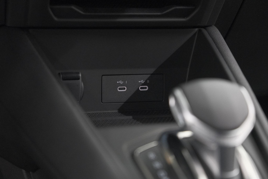 Renault Captur Mild Hybrid 160 EDC Techno | Pack Winter | Camera | Adaptieve Cruise Control | Apple Carplay