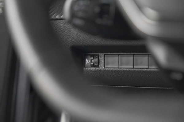 Peugeot 2008 PureTech 100 Allure | Camera | Navigatie | Parkeersensoren | Apple Carplay