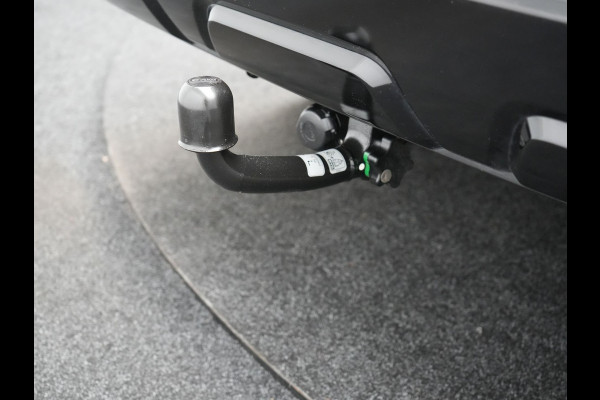 Mitsubishi Eclipse Cross 2.4 Black Edition Plug In Hybrid 188pk Dealer O.H. PHEV | Trekhaak Afn. | Adaptive Cruise | 360 Camera | Alcantara Sportstoelen & Stuur Verwarmd | Apple Carplay | Navigatie Via TomTom | Keyless | Blis | DAB |