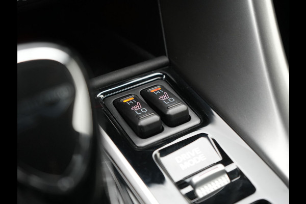 Mitsubishi Eclipse Cross 2.4 Black Edition Plug In Hybrid 188pk Dealer O.H. PHEV | Trekhaak Afn. | Adaptive Cruise | 360 Camera | Alcantara Sportstoelen & Stuur Verwarmd | Apple Carplay | Navigatie Via TomTom | Keyless | Blis | DAB |