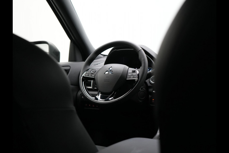 Mitsubishi Eclipse Cross 2.4 Black Edition Plug In Hybrid 188pk Dealer O.H. PHEV | Trekhaak Afn. | Adaptive Cruise | 360 Camera | Alcantara Sportstoelen & Stuur Verwarmd | Apple Carplay | Navigatie Via TomTom | Keyless | Blis | DAB |