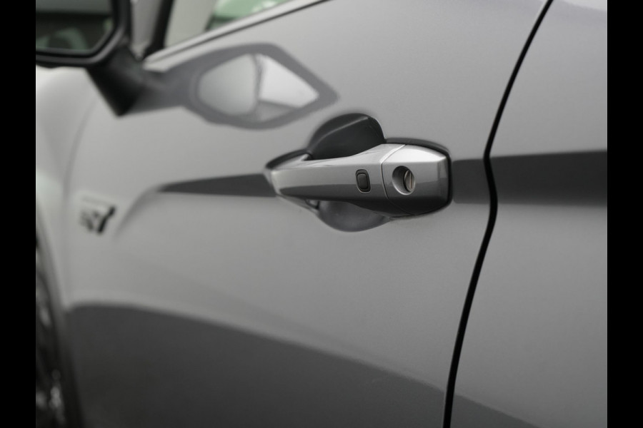 Mitsubishi Eclipse Cross 2.4 Black Edition Plug In Hybrid 188pk Dealer O.H. PHEV | Trekhaak Afn. | Adaptive Cruise | 360 Camera | Alcantara Sportstoelen & Stuur Verwarmd | Apple Carplay | Navigatie Via TomTom | Keyless | Blis | DAB |