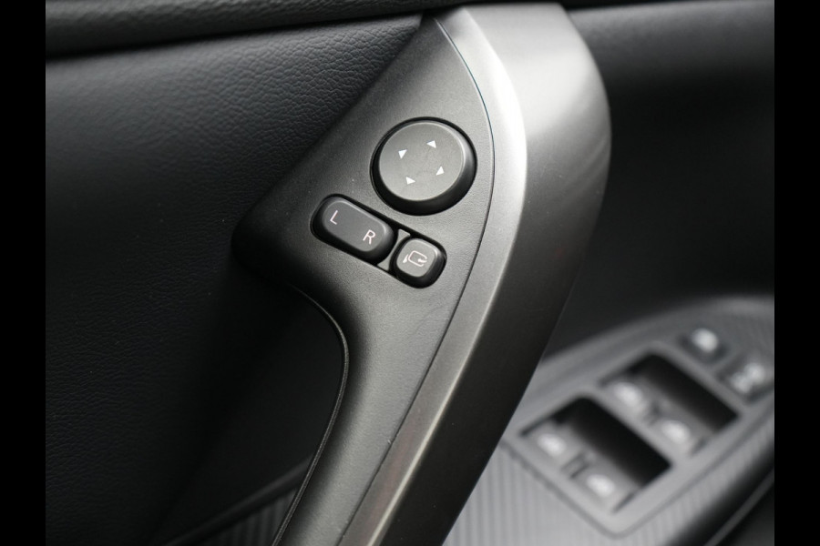 Mitsubishi Eclipse Cross 2.4 Black Edition Plug In Hybrid 188pk Dealer O.H. PHEV | Trekhaak Afn. | Adaptive Cruise | 360 Camera | Alcantara Sportstoelen & Stuur Verwarmd | Apple Carplay | Navigatie Via TomTom | Keyless | Blis | DAB |