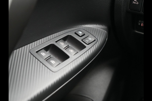 Mitsubishi Eclipse Cross 2.4 Black Edition Plug In Hybrid 188pk Dealer O.H. PHEV | Trekhaak Afn. | Adaptive Cruise | 360 Camera | Alcantara Sportstoelen & Stuur Verwarmd | Apple Carplay | Navigatie Via TomTom | Keyless | Blis | DAB |