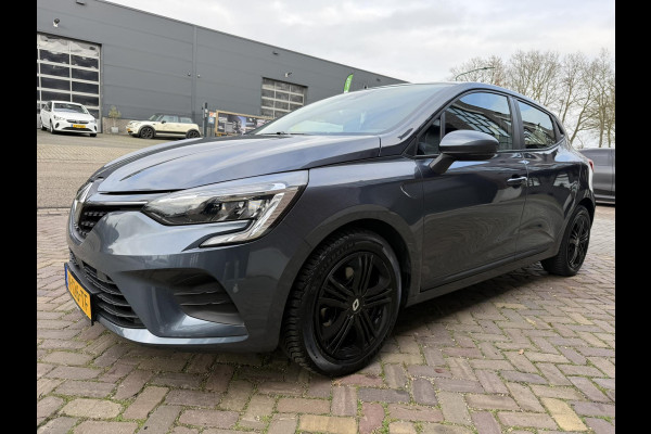 Renault Clio 1.6 E-Tech Hybrid 140 / Apple-Carplay - Android / ALL-Season / 1e Eigenaar / NED-Clio / PDC incl. weergave