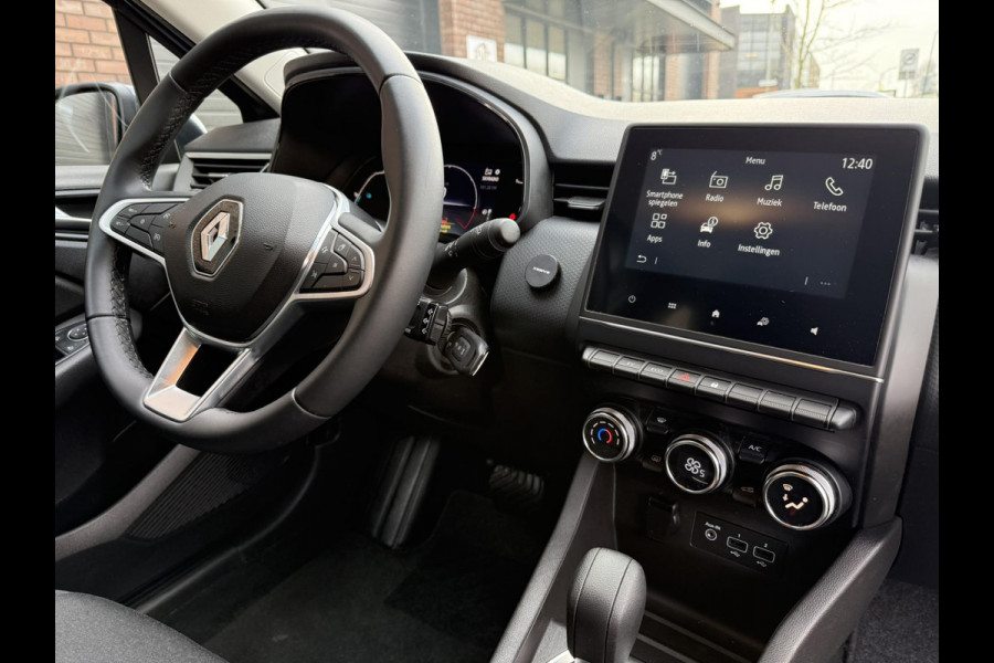 Renault Clio 1.6 E-Tech Hybrid 140 / Apple-Carplay - Android / ALL-Season / 1e Eigenaar / NED-Clio / PDC incl. weergave