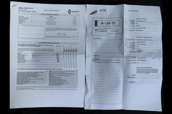 Renault Clio 1.6 E-Tech Hybrid 140 / Apple-Carplay - Android / ALL-Season / 1e Eigenaar / NED-Clio / PDC incl. weergave