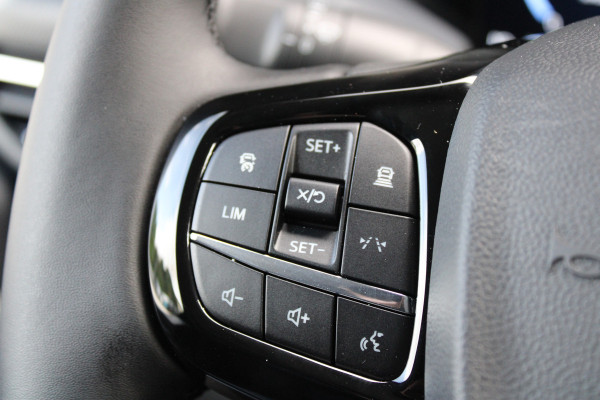 Ford Transit Custom 320 2.0 TDCI L2H1 Limited 150pk - Adaptive Cruise - Verwarmd stuur - Blind spot - Navigatie - Camera - Draadloos laden - Rijklaa