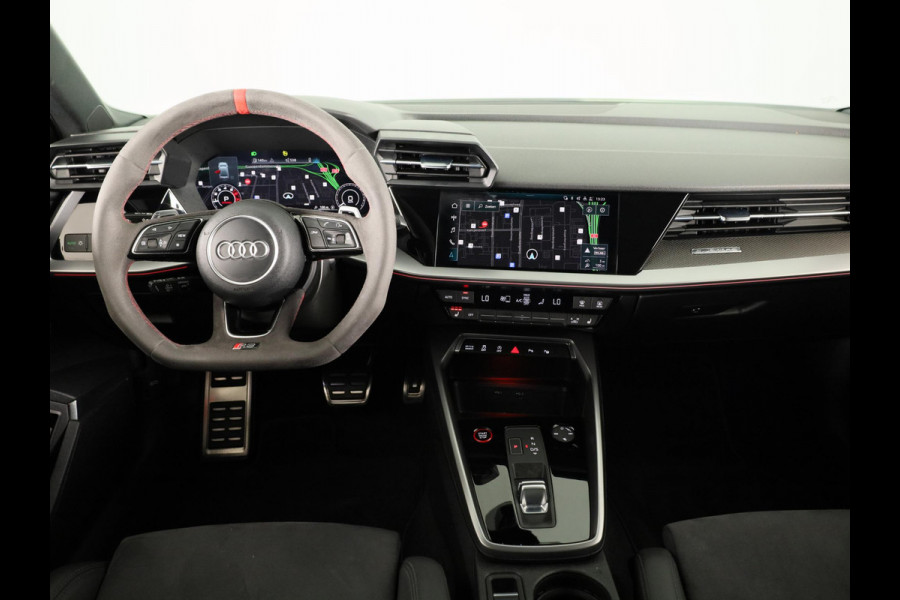 Audi RS 3 Limousine 2.5 TFSI quattro 400pk | Panoramadak | 3-spaaks sport afgevlakt stuurwiel | Adaptief onderstel | SONOS Premium 3D Audio