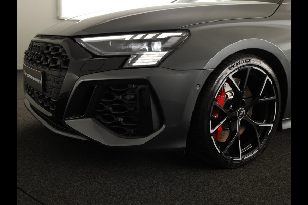 Audi RS 3 Limousine 2.5 TFSI quattro 400pk | Panoramadak | 3-spaaks sport afgevlakt stuurwiel | Adaptief onderstel | SONOS Premium 3D Audio