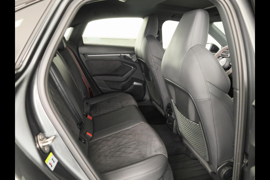 Audi RS 3 Limousine 2.5 TFSI quattro 400pk | Panoramadak | 3-spaaks sport afgevlakt stuurwiel | Adaptief onderstel | SONOS Premium 3D Audio