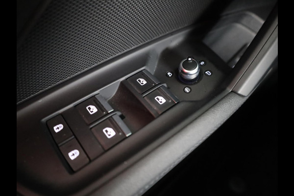 Audi RS 3 Limousine 2.5 TFSI quattro 400pk | Panoramadak | 3-spaaks sport afgevlakt stuurwiel | Adaptief onderstel | SONOS Premium 3D Audio