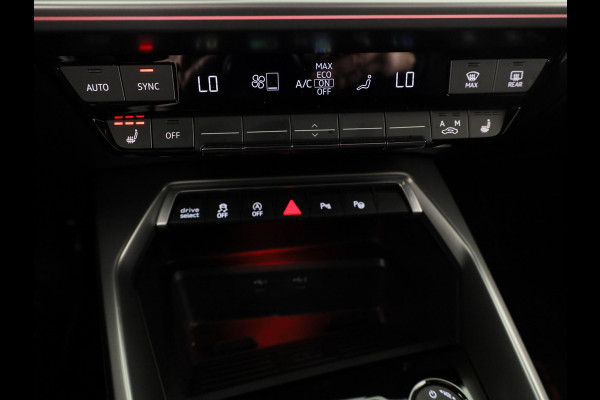 Audi RS 3 Limousine 2.5 TFSI quattro 400pk | Panoramadak | 3-spaaks sport afgevlakt stuurwiel | Adaptief onderstel | SONOS Premium 3D Audio