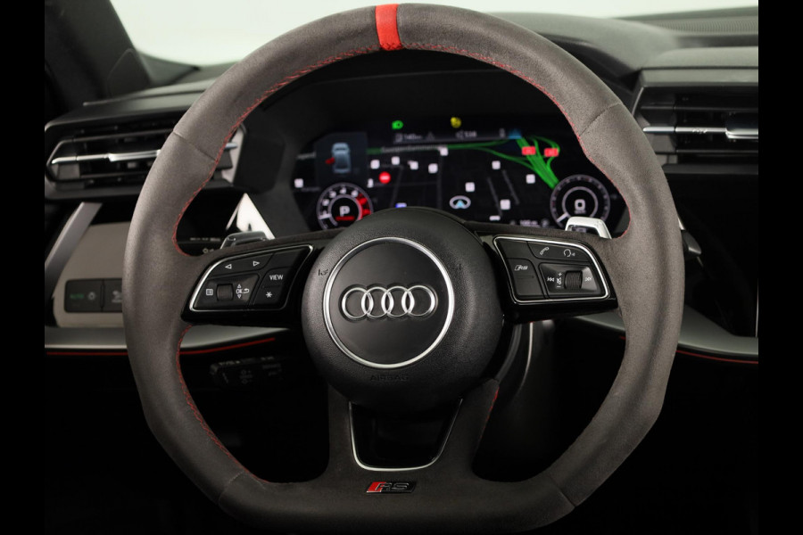 Audi RS 3 Limousine 2.5 TFSI quattro 400pk | Panoramadak | 3-spaaks sport afgevlakt stuurwiel | Adaptief onderstel | SONOS Premium 3D Audio