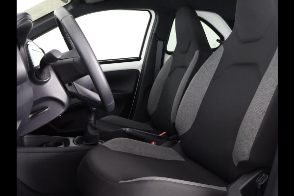 Toyota Aygo X 1.0 VVT-i MT Play Sport | Apple Carplay & Android Auto | Adaptive Cruise Control | Cruise control