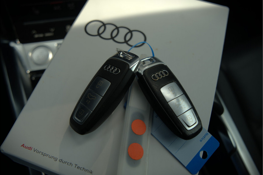 Audi e-tron 50 quattro Business edition Plus 71 kWh | Black Edition | Panoramadak | Camera | Memory Seats | Luchtvering | Adaptive Cruise Control | Keyless | Matrix LED | Leder | Stoelverwarming | NAP |