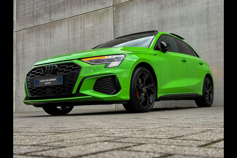 Audi A3 Sportback 45TFSI e 245pk S-Tronic Competition S Edition S-Line 1e Eig|Audi Exclusive|Pano|Kuipstoelen|360°|Ambiance|Matrix