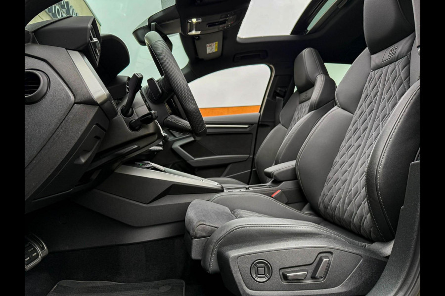 Audi A3 Sportback 45TFSI e PHEV S Edition S line Competition 245pk S-Tronic! 1e|Panoramadak|Virtual Cockpit|Supersport Kuipstoelen