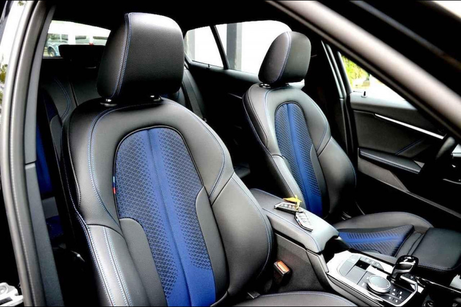 BMW 1-serie 118i High Executive M-Sport LMV18/CAM/NAVI/PANO