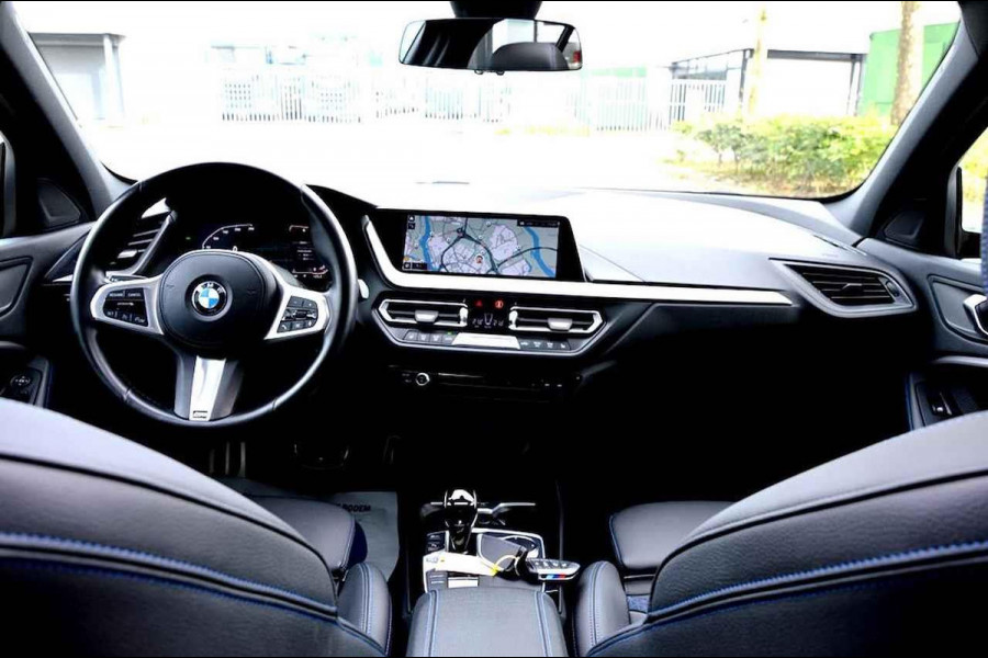BMW 1-serie 118i High Executive M-Sport LMV18/CAM/NAVI/PANO
