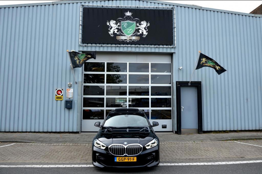 BMW 1-serie 118i High Executive M-Sport LMV18/CAM/NAVI/PANO