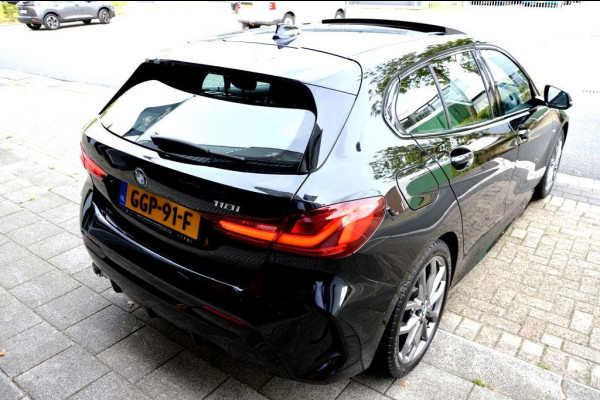 BMW 1-serie 118i High Executive M-Sport LMV18/CAM/NAVI/PANO