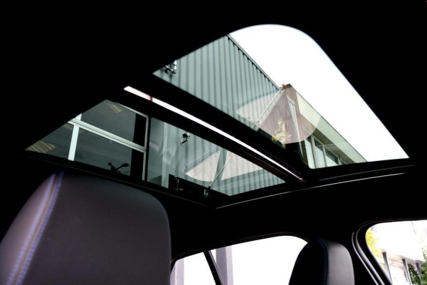 BMW 1-serie 118i High Executive M-Sport LMV18/CAM/NAVI/PANO