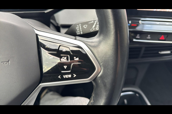 Volkswagen ID.3 First Plus SOH 92% TREKHAAK 19 " LM VELGEN ACHTERUITRIJCAMERA STOELVERWARMING