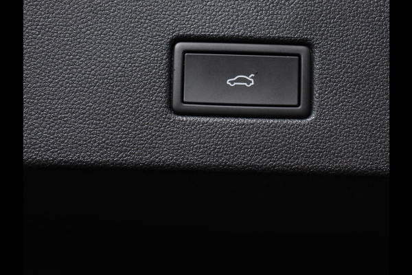 Volkswagen T-Roc 1.5 TSI R-Line+Blackpack | Panoramadak | Climate control | Adaptieve cruise control | LED | Navigatie | Achteruitrijcamera | Parkeersensoren | Apple Carplay/ Android Auto | Radio