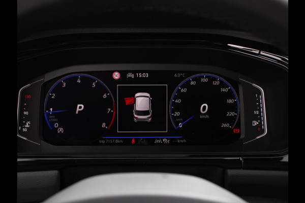 Volkswagen T-Roc 1.5 TSI R-Line+Blackpack | Panoramadak | Climate control | Adaptieve cruise control | LED | Navigatie | Achteruitrijcamera | Parkeersensoren | Apple Carplay/ Android Auto | Radio