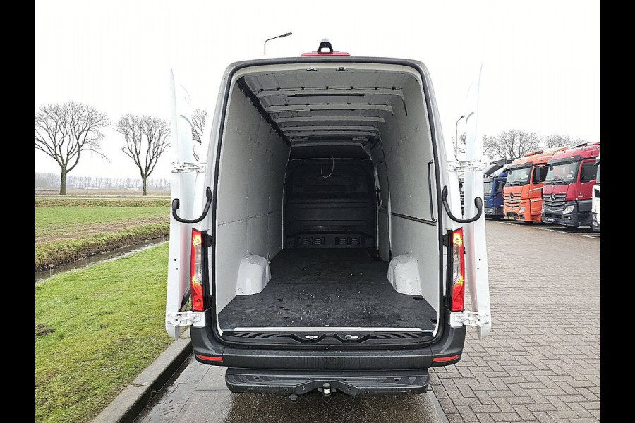 Mercedes-Benz Sprinter 315 L3H2 Automaat Mbux Airco Adaptieve Cruise Camera Trekhaak Euro6 150 PK!