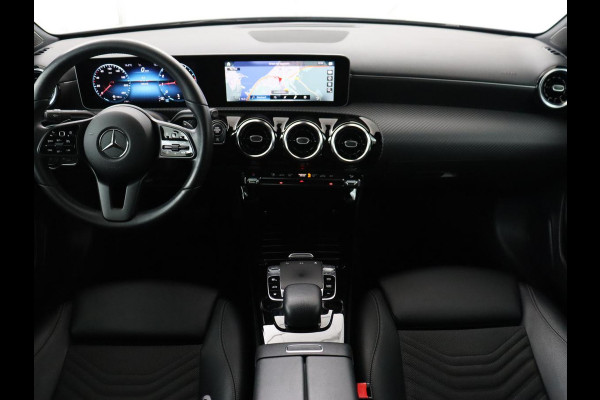 Mercedes-Benz A-Klasse 200 Business Solution | Stoelverwarming | Carplay | Half leder | Camera | Widescreen | Full LED | DAB | Park Assist | Cruise control | Bluetooth | Climate control