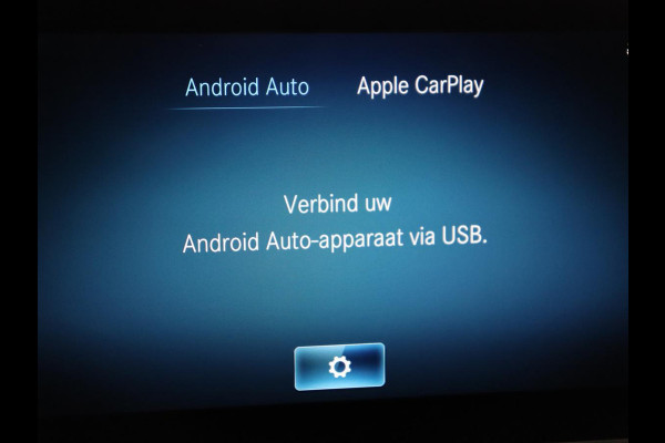 Mercedes-Benz A-Klasse 200 Business Solution | Stoelverwarming | Carplay | Half leder | Camera | Widescreen | Full LED | DAB | Park Assist | Cruise control | Bluetooth | Climate control