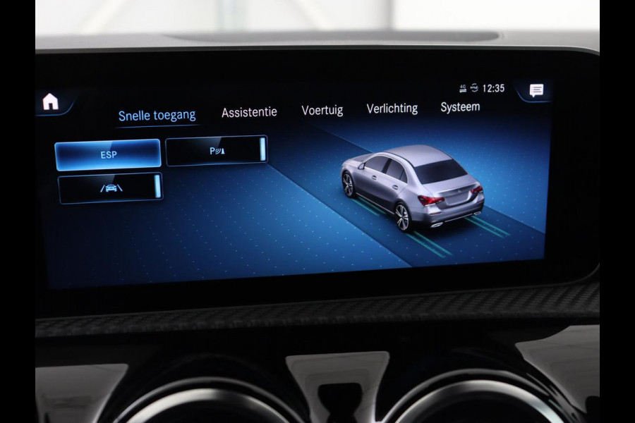 Mercedes-Benz A-Klasse 200 Business Solution | Stoelverwarming | Carplay | Half leder | Camera | Widescreen | Full LED | DAB | Park Assist | Cruise control | Bluetooth | Climate control
