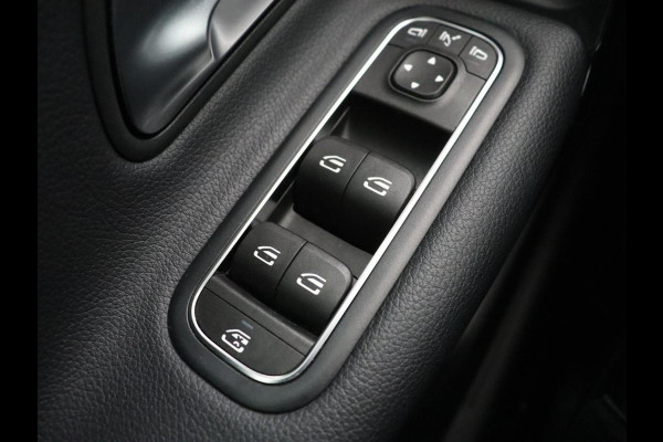 Mercedes-Benz A-Klasse 200 Business Solution | Stoelverwarming | Carplay | Half leder | Camera | Widescreen | Full LED | DAB | Park Assist | Cruise control | Bluetooth | Climate control