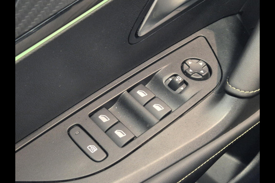 Peugeot e-2008 EV GT Avantage 54 kWh Alcantara | Carplay