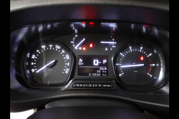 Opel Vivaro 2.0 CDTI 145 pk L3H1 Edition 3-zits Automaat Airco Navigatie Bluetooth Trekhaak