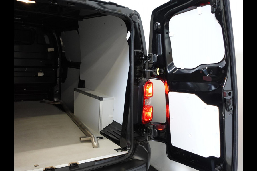Opel Vivaro 2.0 CDTI 145 pk L3H1 Edition 3-zits Automaat Airco Navigatie Bluetooth Trekhaak