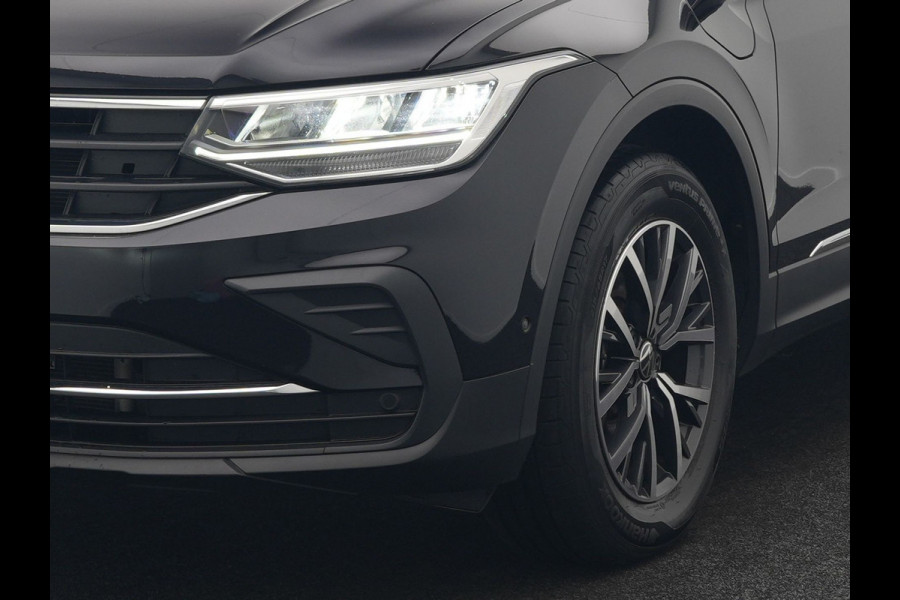 Volkswagen Tiguan 1.4 TSI eHybrid Life Plug In Hybrid 245pk Dealer O.H. PHEV | Trekhaak Af Fabriek | Adaptive Cruise | Sportstoelen & Stuur Verwarmd | Virtual | Keyless | Blis | Navigatie | DAB |