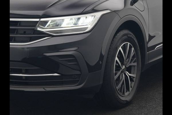 Volkswagen Tiguan 1.4 TSI eHybrid Life Plug In Hybrid 245pk Dealer O.H. PHEV | Trekhaak Af Fabriek | Adaptive Cruise | Sportstoelen & Stuur Verwarmd | Virtual | Keyless | Blis | Navigatie | DAB |