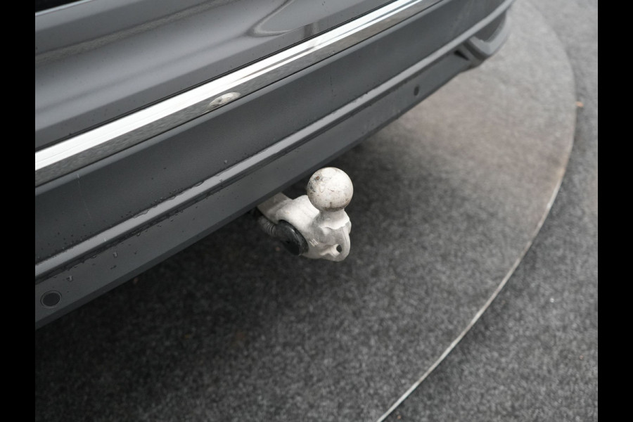 Volkswagen Tiguan 1.4 TSI eHybrid Life Plug In Hybrid 245pk Dealer O.H. PHEV | Trekhaak Af Fabriek | Adaptive Cruise | Sportstoelen & Stuur Verwarmd | Virtual | Keyless | Blis | Navigatie | DAB |