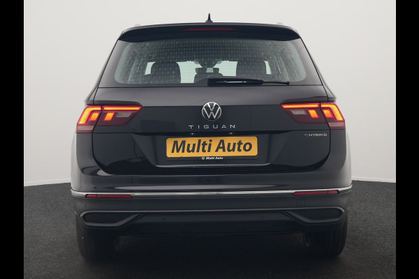 Volkswagen Tiguan 1.4 TSI eHybrid Life Plug In Hybrid 245pk Dealer O.H. PHEV | Trekhaak Af Fabriek | Adaptive Cruise | Sportstoelen & Stuur Verwarmd | Virtual | Keyless | Blis | Navigatie | DAB |