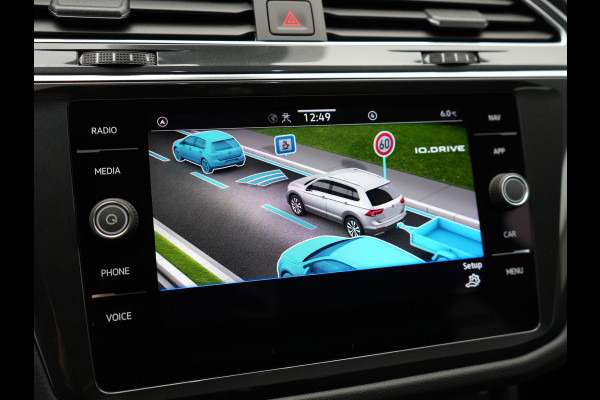 Volkswagen Tiguan 1.4 TSI eHybrid Life Plug In Hybrid 245pk Dealer O.H. PHEV | Trekhaak Af Fabriek | Adaptive Cruise | Sportstoelen & Stuur Verwarmd | Virtual | Keyless | Blis | Navigatie | DAB |