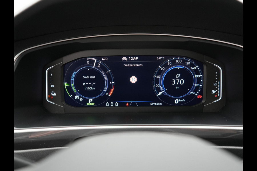 Volkswagen Tiguan 1.4 TSI eHybrid Life Plug In Hybrid 245pk Dealer O.H. PHEV | Trekhaak Af Fabriek | Adaptive Cruise | Sportstoelen & Stuur Verwarmd | Virtual | Keyless | Blis | Navigatie | DAB |