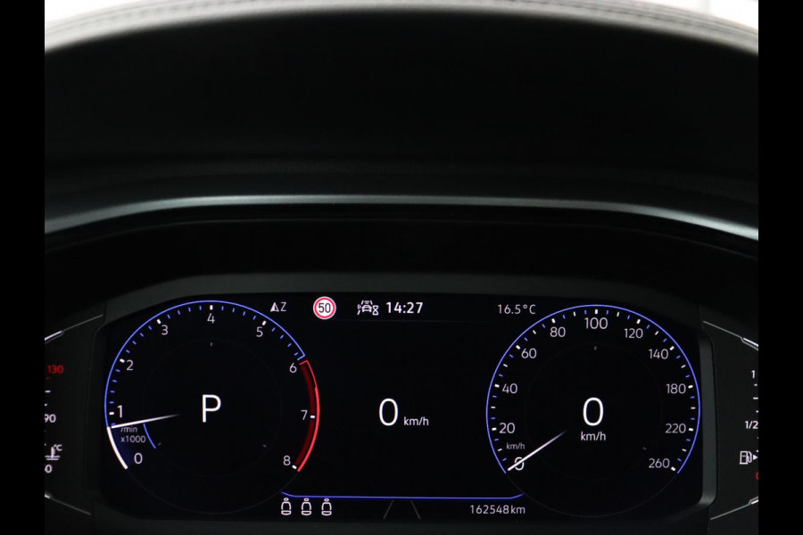 Volkswagen T-Roc 1.5 TSI Life Business | Stoelverwarming | Camera | Virtual Cockpit | Carplay | Full LED | Adaptive cruise | Navigatie | Park Assist | Climate control | DAB | Bluetooth