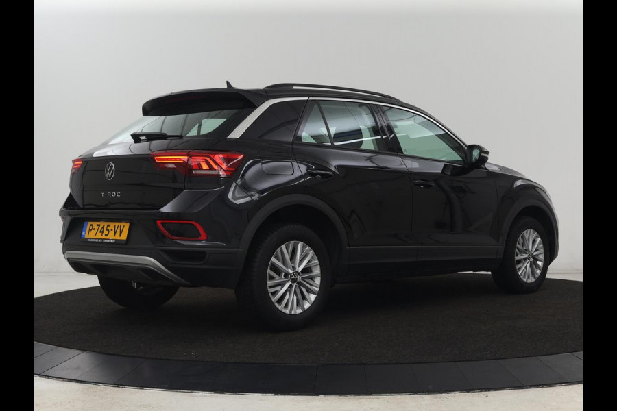 Volkswagen T-Roc 1.5 TSI Life Business | Stoelverwarming | Camera | Virtual Cockpit | Carplay | Full LED | Adaptive cruise | Navigatie | Park Assist | Climate control | DAB | Bluetooth