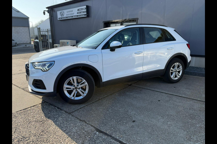 Audi Q3 45 TFSI e S edition / LED / TREKHAAK / NAVI / luxe stoelen enz..