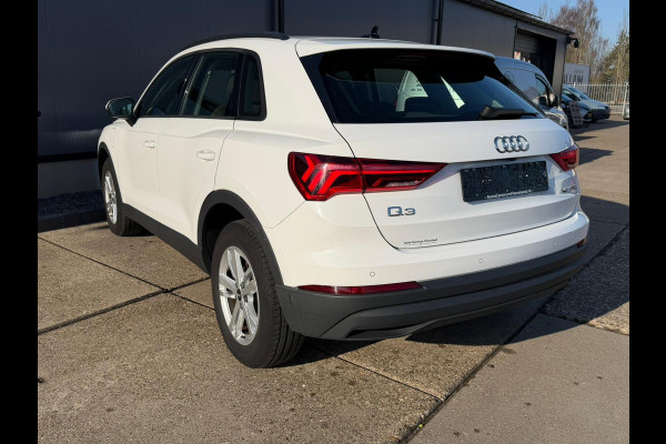 Audi Q3 45 TFSI e S edition / LED / TREKHAAK / NAVI / luxe stoelen enz..