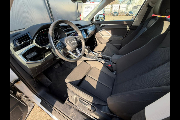 Audi Q3 45 TFSI e S edition / LED / TREKHAAK / NAVI / luxe stoelen enz..